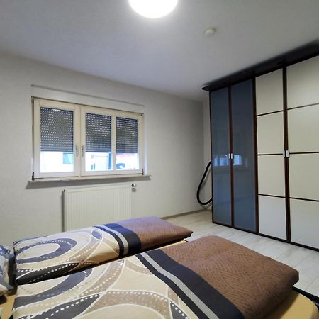 3 Zimmer Ferienwohnung Mit Eigenem Garten 트로싱엔 외부 사진